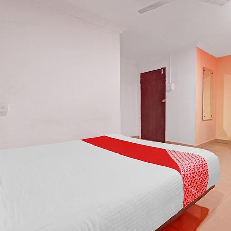 Hotel O New Lakeview Palace Haiderabad Buitenkant foto