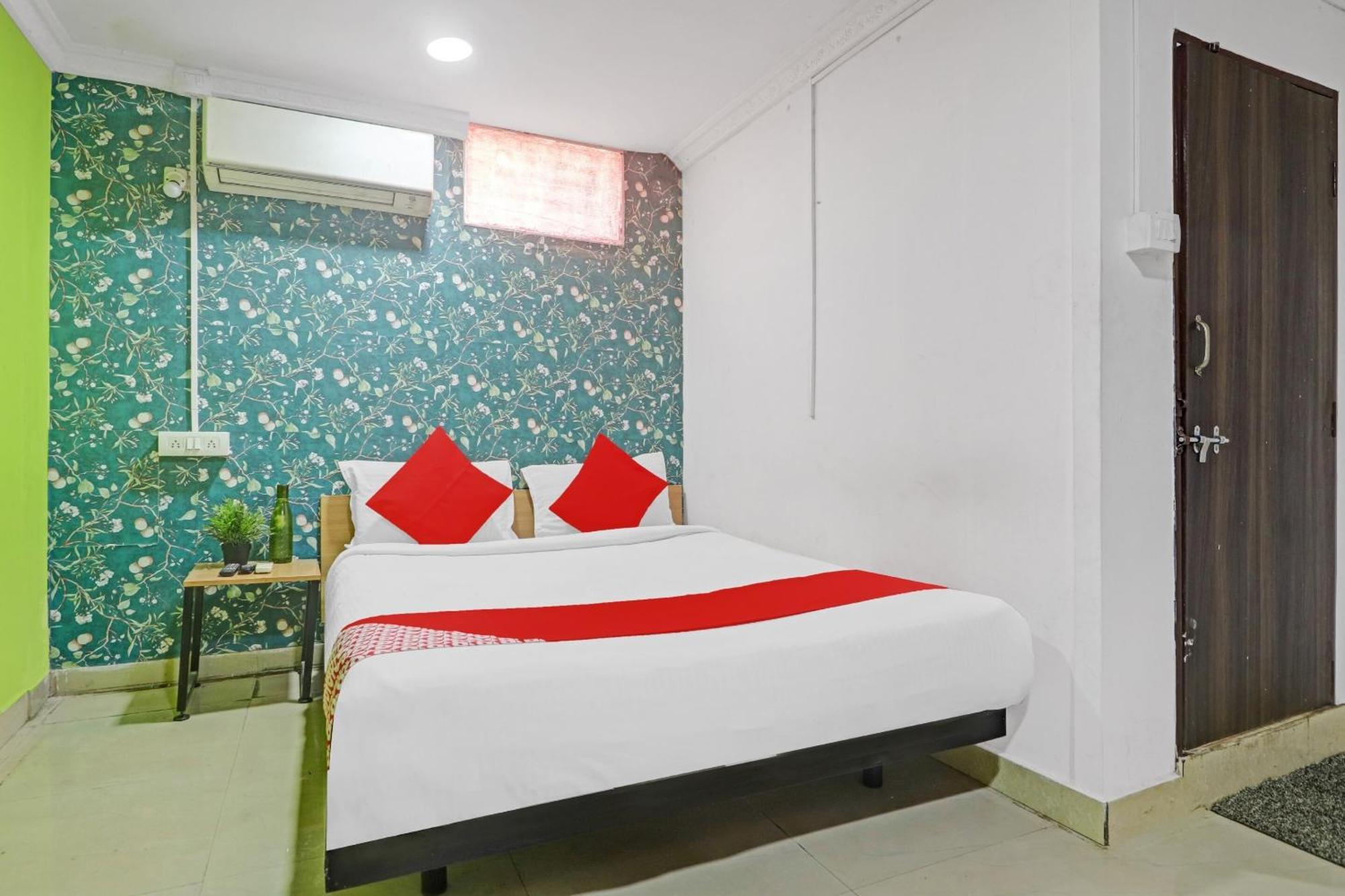 Hotel O New Lakeview Palace Haiderabad Buitenkant foto