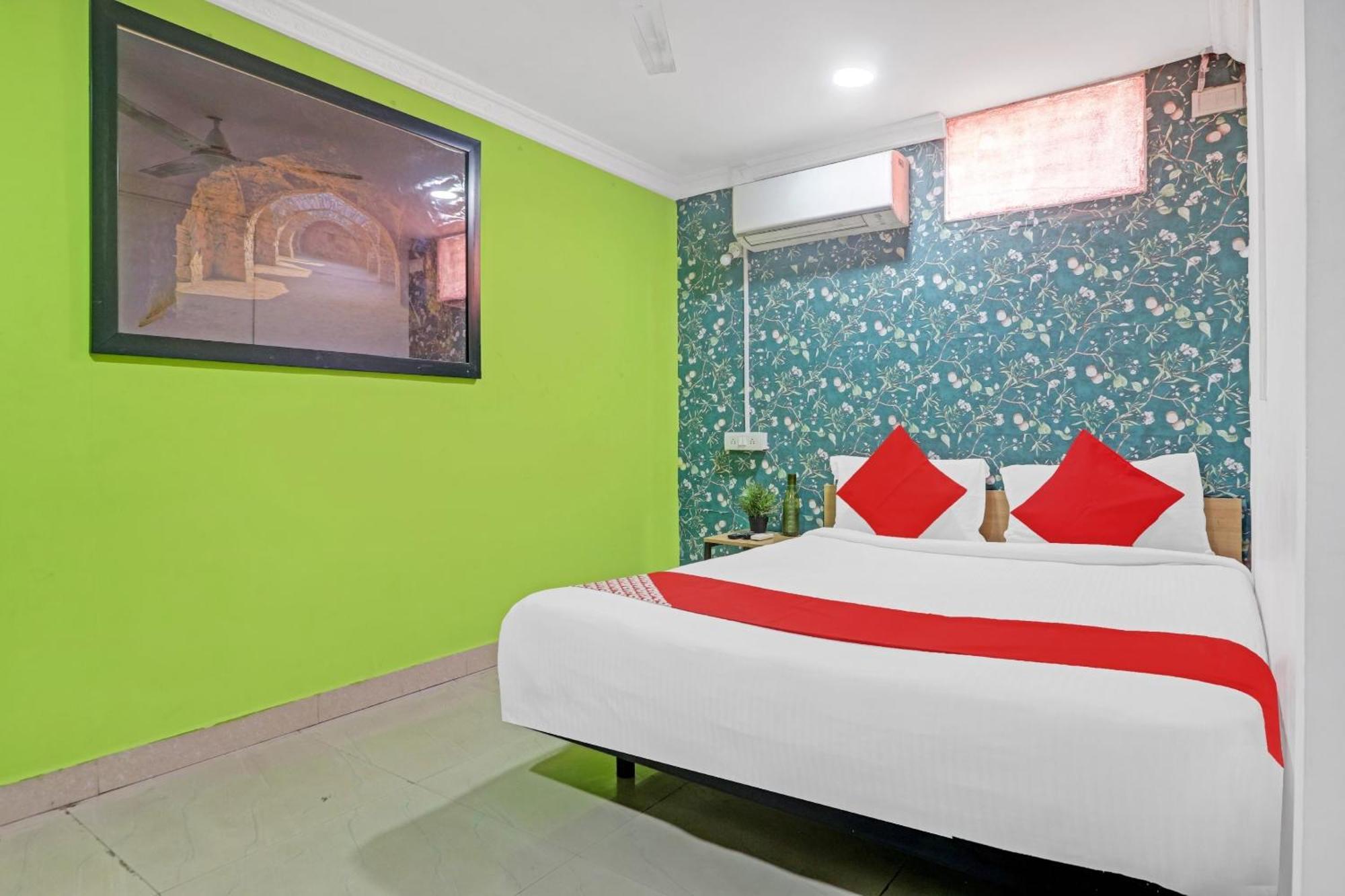 Hotel O New Lakeview Palace Haiderabad Buitenkant foto