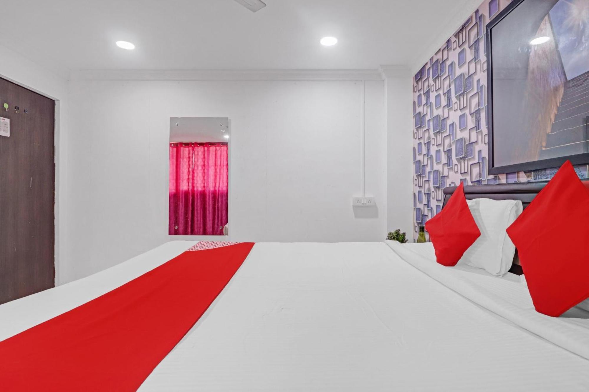 Hotel O New Lakeview Palace Haiderabad Buitenkant foto