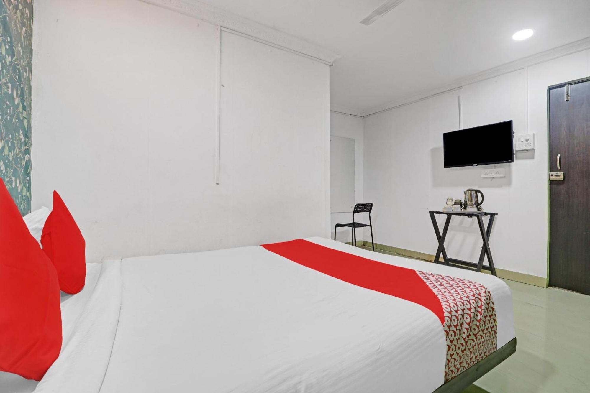 Hotel O New Lakeview Palace Haiderabad Buitenkant foto