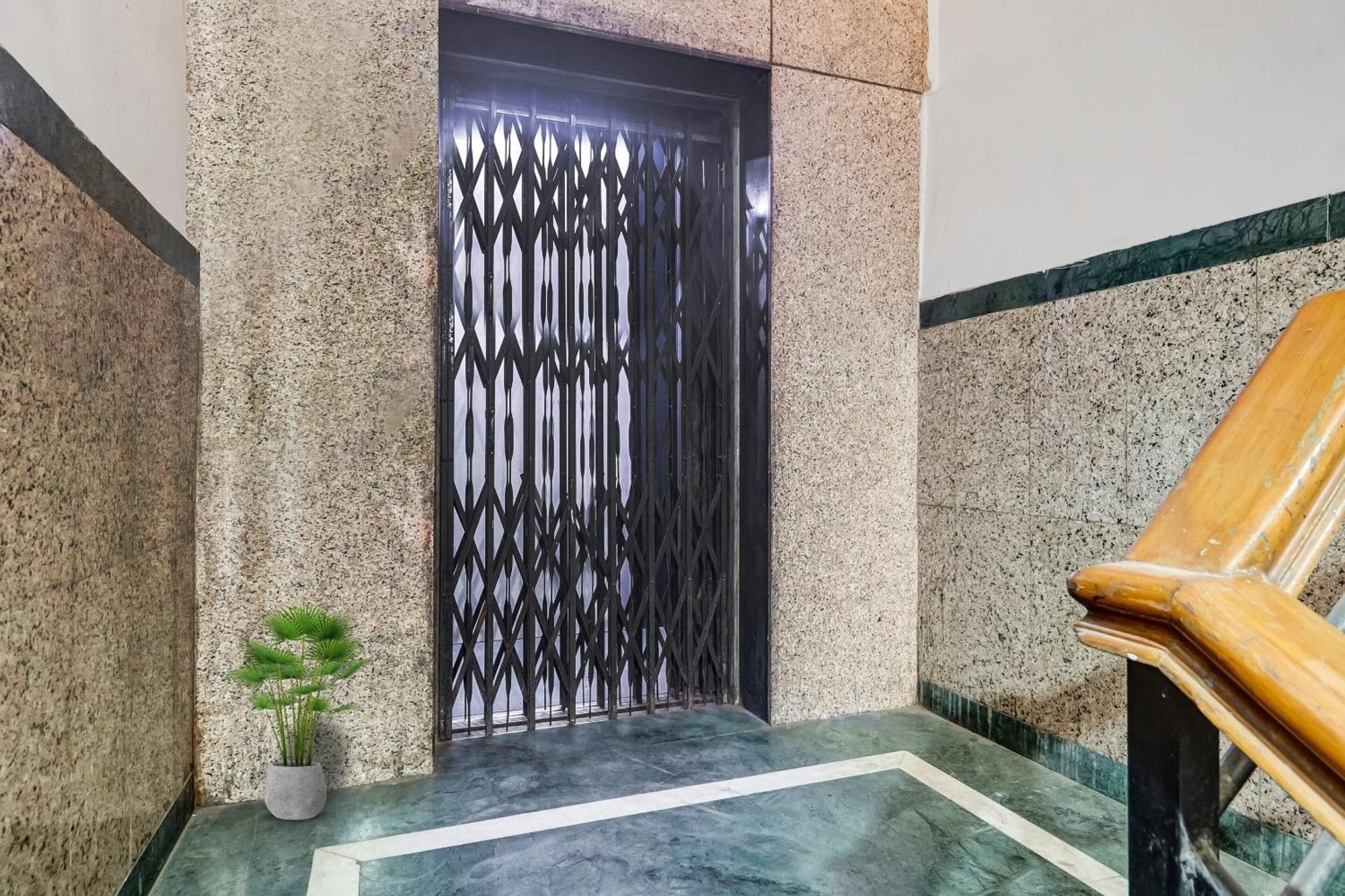 Hotel O New Lakeview Palace Haiderabad Buitenkant foto